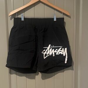 STUSSY Graphic Logo Shorts L